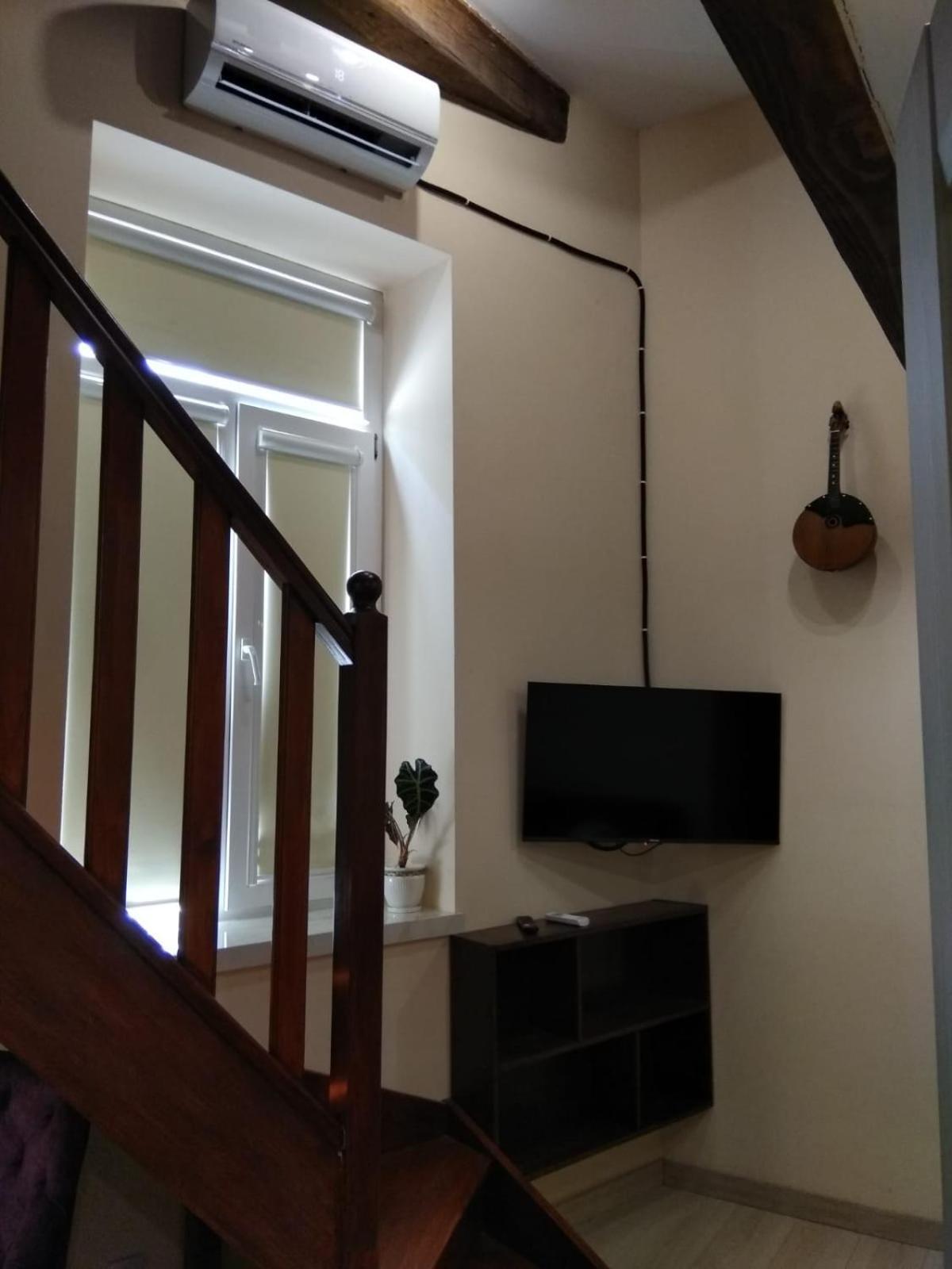Chorni Vivtsy Apartment